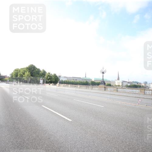 29.06.2025 - hella hamburg halbmarathon Jannik Wohlers http://msf.ph/oto/8139571 29.06.2025 08:29:57 Lombardsbrücke  meine-sportfotos.de