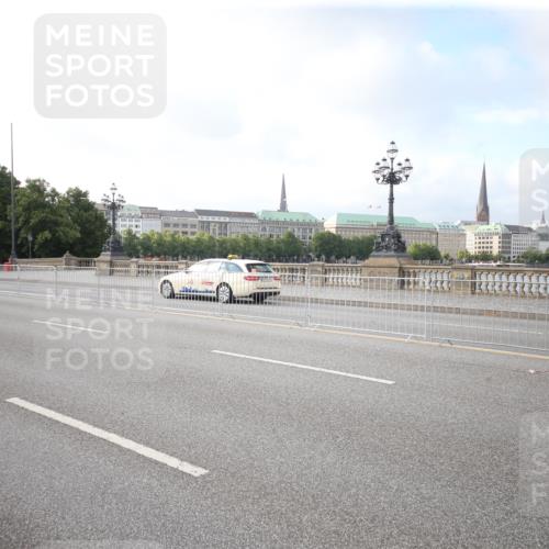 29.06.2025 - hella hamburg halbmarathon Jannik Wohlers http://msf.ph/oto/8139582 29.06.2025 08:30:07 Lombardsbrücke  meine-sportfotos.de