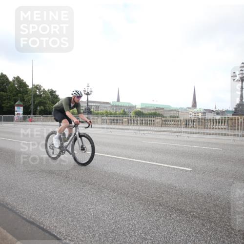 29.06.2025 - hella hamburg halbmarathon Jannik Wohlers http://msf.ph/oto/8139590 29.06.2025 08:32:44 Lombardsbrücke  meine-sportfotos.de