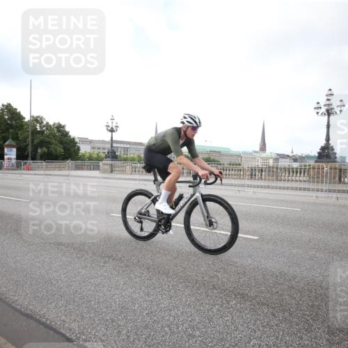 29.06.2025 - hella hamburg halbmarathon Jannik Wohlers http://msf.ph/oto/8139598 29.06.2025 08:32:44 Lombardsbrücke  meine-sportfotos.de