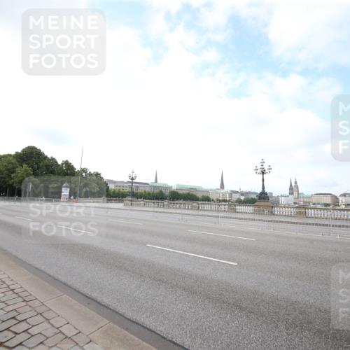 29.06.2025 - hella hamburg halbmarathon Jannik Wohlers http://msf.ph/oto/8139610 29.06.2025 08:32:59 Lombardsbrücke  meine-sportfotos.de