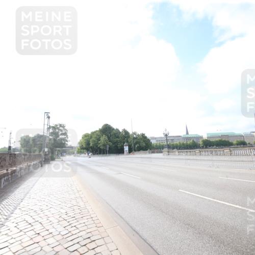 29.06.2025 - hella hamburg halbmarathon Jannik Wohlers http://msf.ph/oto/8139623 29.06.2025 08:35:50 Lombardsbrücke  meine-sportfotos.de