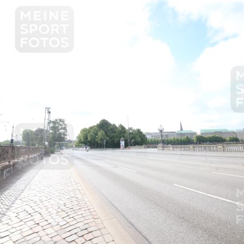 29.06.2025 - hella hamburg halbmarathon Jannik Wohlers http://msf.ph/oto/8139635 29.06.2025 08:35:50 Lombardsbrücke  meine-sportfotos.de