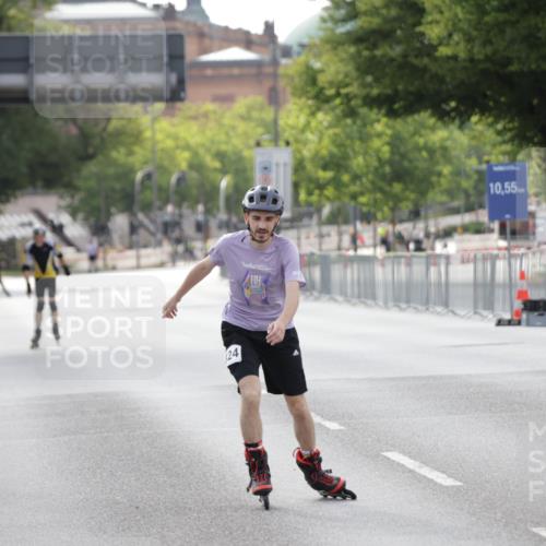 29.06.2025 - hella hamburg halbmarathon Jannik Wohlers http://msf.ph/oto/8139737 29.06.2025 09:03:33 Lombardsbrücke  meine-sportfotos.de