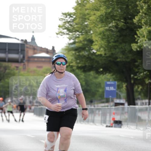 29.06.2025 - hella hamburg halbmarathon Jannik Wohlers http://msf.ph/oto/8140195 29.06.2025 09:04:16 Lombardsbrücke  meine-sportfotos.de