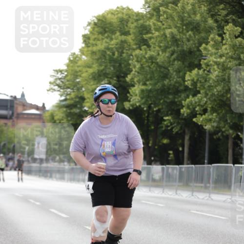29.06.2025 - hella hamburg halbmarathon Jannik Wohlers http://msf.ph/oto/8140292 29.06.2025 09:04:17 Lombardsbrücke  meine-sportfotos.de
