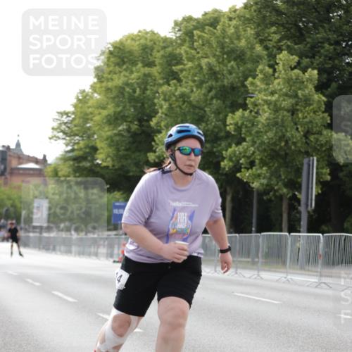 29.06.2025 - hella hamburg halbmarathon Jannik Wohlers http://msf.ph/oto/8140341 29.06.2025 09:04:18 Lombardsbrücke  meine-sportfotos.de