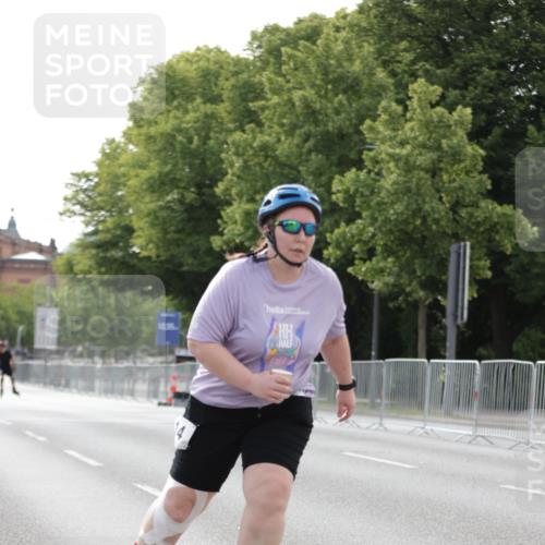 29.06.2025 - hella hamburg halbmarathon Jannik Wohlers http://msf.ph/oto/8140348 29.06.2025 09:04:18 Lombardsbrücke  meine-sportfotos.de