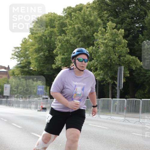 29.06.2025 - hella hamburg halbmarathon Jannik Wohlers http://msf.ph/oto/8140352 29.06.2025 09:04:18 Lombardsbrücke  meine-sportfotos.de