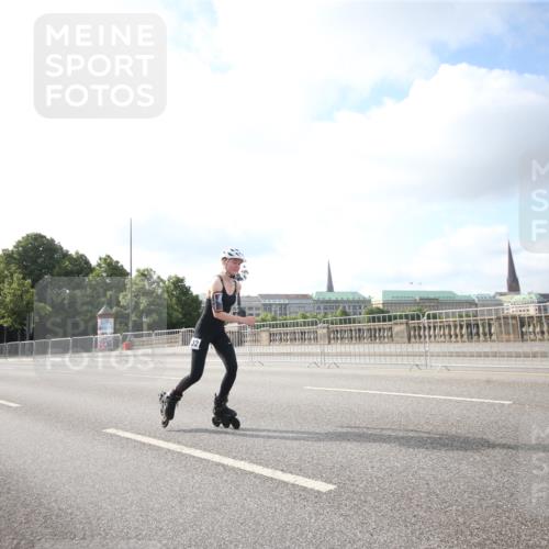 29.06.2025 - hella hamburg halbmarathon Jannik Wohlers http://msf.ph/oto/8140529 29.06.2025 08:59:43 Lombardsbrücke  meine-sportfotos.de