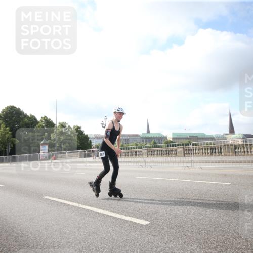 29.06.2025 - hella hamburg halbmarathon Jannik Wohlers http://msf.ph/oto/8140539 29.06.2025 08:59:44 Lombardsbrücke  meine-sportfotos.de