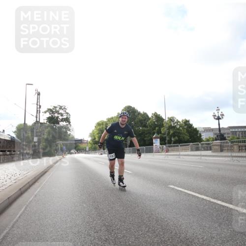 29.06.2025 - hella hamburg halbmarathon Jannik Wohlers http://msf.ph/oto/8140583 29.06.2025 08:59:56 Lombardsbrücke  meine-sportfotos.de