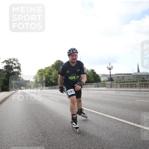 29.06.2025 - hella hamburg halbmarathon Jannik Wohlers http://msf.ph/oto/8140620 29.06.2025 08:59:57 Lombardsbrücke  meine-sportfotos.de