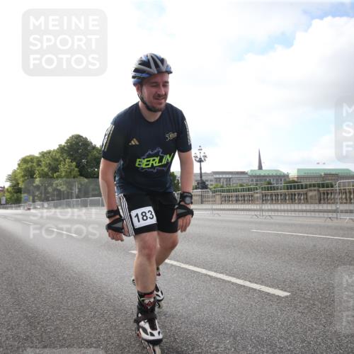 29.06.2025 - hella hamburg halbmarathon Jannik Wohlers http://msf.ph/oto/8140637 29.06.2025 08:59:57 Lombardsbrücke  meine-sportfotos.de