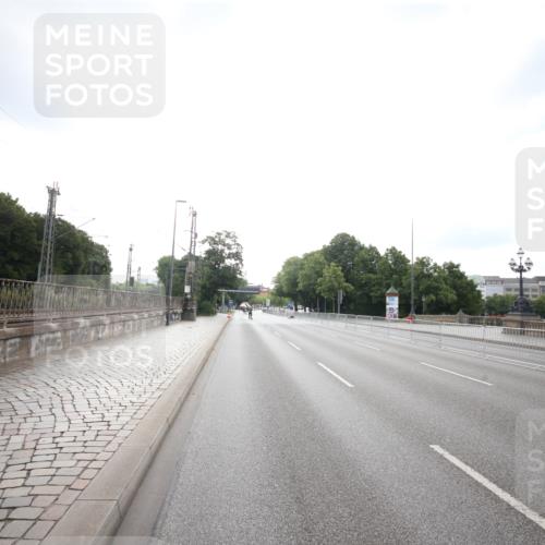 29.06.2025 - hella hamburg halbmarathon Jannik Wohlers http://msf.ph/oto/8140663 29.06.2025 09:00:37 Lombardsbrücke  meine-sportfotos.de
