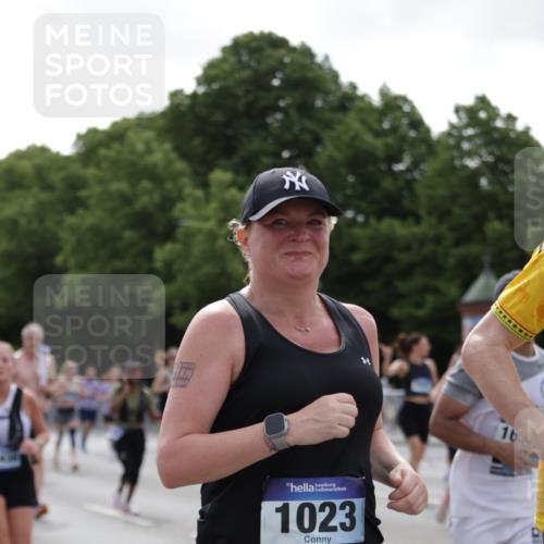 29.06.2025 - hella hamburg halbmarathon Jannik Wohlers http://msf.ph/oto/8140742 29.06.2025 10:43:18 Lombardsbrücke 1023, 1310, 1400, 2733, 3390, 3597, 4866, 5192, 5201, 5214, 5293, 5370, 5890, 6036, 6096, 6226, 6334, 6931, 6971, 6973, 7197, 7205, 7206, 7489, 7504, 8000, 8058, 8233, 8504, 9704, 9831, 10083, 10097, 10200, 10202, 10220, 10285, 10325, 10553, 10799, 12518, 12654, 13371, 13705, 13730, 13748, 13777, 14866, 15079, 15177, 15187, 15294, 15448, 15795, 15848, 16298, 16589, 16901, 16902, 17210, 17501, 18080, 18310, 18318, 18341, 18436 meine-sportfotos.de