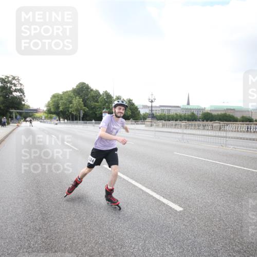 29.06.2025 - hella hamburg halbmarathon Jannik Wohlers http://msf.ph/oto/8140744 29.06.2025 09:03:37 Lombardsbrücke  meine-sportfotos.de