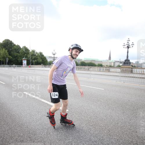 29.06.2025 - hella hamburg halbmarathon Jannik Wohlers http://msf.ph/oto/8140766 29.06.2025 09:03:37 Lombardsbrücke  meine-sportfotos.de