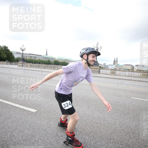 29.06.2025 - hella hamburg halbmarathon Jannik Wohlers http://msf.ph/oto/8140779 29.06.2025 09:03:37 Lombardsbrücke  meine-sportfotos.de