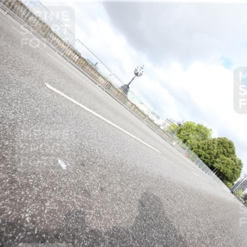 29.06.2025 - hella hamburg halbmarathon Jannik Wohlers http://msf.ph/oto/8140786 29.06.2025 09:03:57 Lombardsbrücke  meine-sportfotos.de