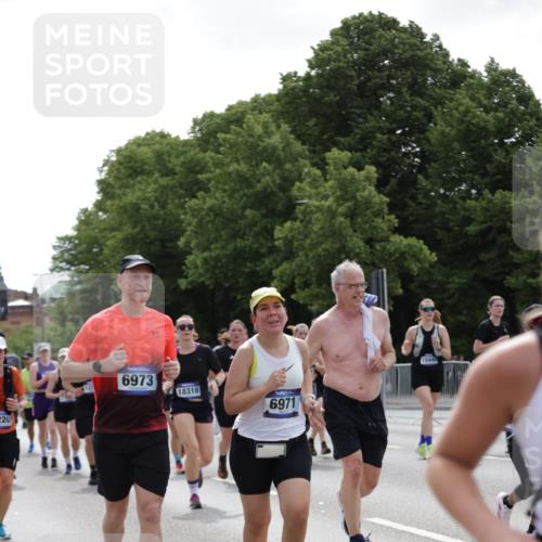 29.06.2025 - hella hamburg halbmarathon Jannik Wohlers http://msf.ph/oto/8140887 29.06.2025 10:43:21 Lombardsbrücke 1023, 1026, 1310, 1400, 2073, 2733, 3288, 3390, 3597, 4866, 5192, 5201, 5214, 5293, 5890, 6036, 6226, 6334, 6971, 6973, 7197, 7205, 7206, 7489, 7504, 8000, 8058, 8504, 9704, 9831, 10097, 10220, 10285, 10325, 10553, 10799, 12518, 12520, 12792, 13371, 13705, 13730, 13777, 14866, 15079, 15177, 15285, 15294, 15448, 15795, 15848, 16298, 16589, 16901, 16902, 17501, 18080, 18310, 18318, 18341, 18436 meine-sportfotos.de