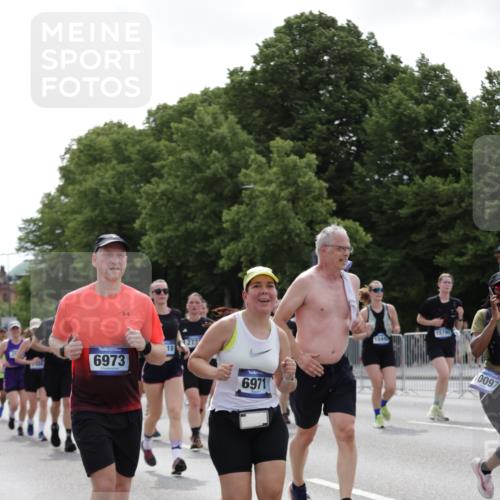 29.06.2025 - hella hamburg halbmarathon Jannik Wohlers http://msf.ph/oto/8140916 29.06.2025 10:43:21 Lombardsbrücke 1023, 1026, 1310, 1400, 2073, 2733, 3288, 3390, 3597, 4866, 5192, 5201, 5214, 5293, 5890, 6036, 6226, 6334, 6971, 6973, 7197, 7205, 7206, 7489, 7504, 8000, 8058, 8504, 9704, 9831, 10097, 10220, 10285, 10325, 10553, 10799, 12518, 12520, 12792, 13371, 13705, 13730, 13777, 14866, 15079, 15177, 15285, 15294, 15448, 15795, 15848, 16298, 16589, 16901, 16902, 17501, 18080, 18310, 18318, 18341, 18436 meine-sportfotos.de