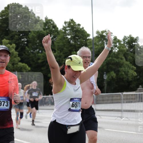 29.06.2025 - hella hamburg halbmarathon Jannik Wohlers http://msf.ph/oto/8140973 29.06.2025 10:43:22 Lombardsbrücke 1023, 1026, 1306, 1310, 1400, 1459, 2073, 2733, 3288, 3390, 3597, 4866, 5192, 5201, 5214, 5293, 5890, 6036, 6334, 6895, 6971, 6973, 7197, 7205, 7206, 7489, 7504, 8000, 8058, 8504, 9704, 9831, 10097, 10220, 10285, 10325, 10553, 10799, 12518, 12520, 12792, 13371, 13705, 13730, 13777, 14866, 15079, 15177, 15285, 15294, 15448, 15719, 15795, 15848, 16298, 16589, 16901, 16902, 17293, 17501, 18080, 18310, 18318, 18341, 18436 meine-sportfotos.de