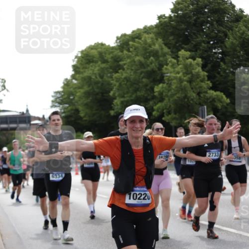 29.06.2025 - hella hamburg halbmarathon Jannik Wohlers http://msf.ph/oto/8140987 29.06.2025 10:43:24 Lombardsbrücke 1023, 1026, 1095, 1306, 1310, 1400, 1459, 2073, 2733, 3288, 3597, 4627, 4866, 5192, 5201, 5214, 5293, 5890, 6036, 6334, 6895, 6971, 6973, 7205, 7206, 7489, 7504, 8000, 8058, 8504, 8870, 9704, 10097, 10220, 10285, 10553, 10799, 12518, 12520, 12792, 13371, 13705, 13730, 13777, 14544, 14866, 15079, 15177, 15285, 15294, 15448, 15719, 15795, 15848, 16298, 16308, 16589, 16862, 17293, 17501, 18080, 18310, 18318, 18436 meine-sportfotos.de