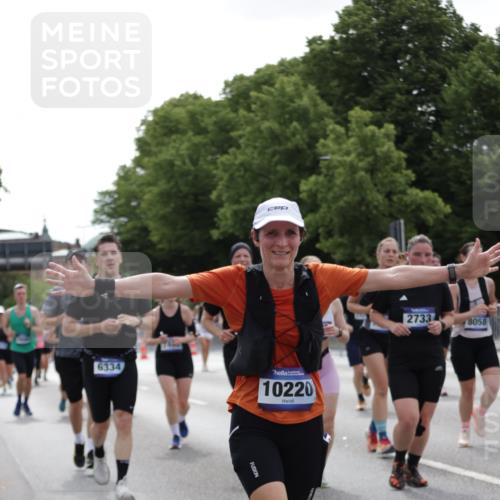 29.06.2025 - hella hamburg halbmarathon Jannik Wohlers http://msf.ph/oto/8140997 29.06.2025 10:43:24 Lombardsbrücke 1023, 1026, 1095, 1306, 1310, 1400, 1459, 2073, 2733, 3288, 3597, 4627, 4866, 5192, 5201, 5214, 5293, 5890, 6036, 6334, 6895, 6971, 6973, 7205, 7206, 7489, 7504, 8000, 8058, 8504, 8870, 9704, 10097, 10220, 10285, 10553, 10799, 12518, 12520, 12792, 13371, 13705, 13730, 13777, 14544, 14866, 15079, 15177, 15285, 15294, 15448, 15719, 15795, 15848, 16298, 16308, 16589, 16862, 17293, 17501, 18080, 18310, 18318, 18436 meine-sportfotos.de
