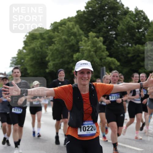 29.06.2025 - hella hamburg halbmarathon Jannik Wohlers http://msf.ph/oto/8141014 29.06.2025 10:43:24 Lombardsbrücke 1023, 1026, 1095, 1306, 1310, 1400, 1459, 2073, 2733, 3288, 3597, 4627, 4866, 5192, 5201, 5214, 5293, 5890, 6036, 6334, 6895, 6971, 6973, 7205, 7206, 7489, 7504, 8000, 8058, 8504, 8870, 9704, 10097, 10220, 10285, 10553, 10799, 12518, 12520, 12792, 13371, 13705, 13730, 13777, 14544, 14866, 15079, 15177, 15285, 15294, 15448, 15719, 15795, 15848, 16298, 16308, 16589, 16862, 17293, 17501, 18080, 18310, 18318, 18436 meine-sportfotos.de