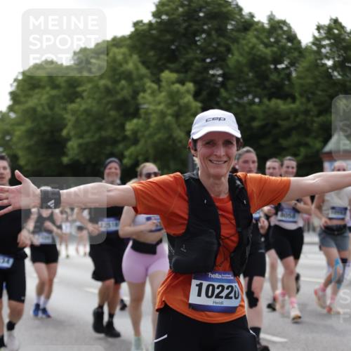 29.06.2025 - hella hamburg halbmarathon Jannik Wohlers http://msf.ph/oto/8141032 29.06.2025 10:43:24 Lombardsbrücke 1023, 1026, 1095, 1306, 1310, 1400, 1459, 2073, 2733, 3288, 3597, 4627, 4866, 5192, 5201, 5214, 5293, 5890, 6036, 6334, 6895, 6971, 6973, 7205, 7206, 7489, 7504, 8000, 8058, 8504, 8870, 9704, 10097, 10220, 10285, 10553, 10799, 12518, 12520, 12792, 13371, 13705, 13730, 13777, 14544, 14866, 15079, 15177, 15285, 15294, 15448, 15719, 15795, 15848, 16298, 16308, 16589, 16862, 17293, 17501, 18080, 18310, 18318, 18436 meine-sportfotos.de