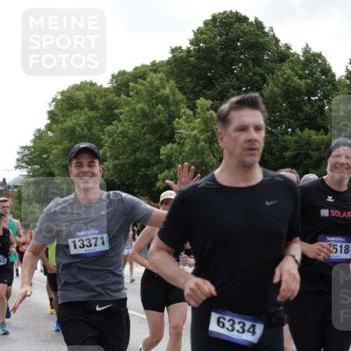 29.06.2025 - hella hamburg halbmarathon Jannik Wohlers http://msf.ph/oto/8141064 29.06.2025 10:43:26 Lombardsbrücke 1023, 1026, 1095, 1306, 1310, 1459, 2073, 2733, 3288, 3597, 4627, 4866, 5001, 5192, 5201, 5293, 5890, 6036, 6334, 6895, 6971, 6973, 7205, 7206, 7489, 7504, 8000, 8058, 8870, 9073, 9704, 9879, 10097, 10220, 10285, 10553, 10799, 12518, 12520, 12792, 13371, 13705, 13777, 14474, 14544, 14866, 15079, 15285, 15294, 15448, 15719, 15795, 15848, 16298, 16308, 16589, 16862, 17293, 17501, 18080, 18310, 18318, 18436 meine-sportfotos.de