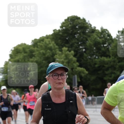29.06.2025 - hella hamburg halbmarathon Jannik Wohlers http://msf.ph/oto/8141081 29.06.2025 10:43:30 Lombardsbrücke 1026, 1095, 1306, 1459, 2073, 2733, 3288, 3597, 4627, 4636, 5001, 5192, 5201, 5293, 5890, 5902, 5905, 6036, 6334, 6895, 7205, 7206, 7489, 8000, 8058, 8870, 9073, 9704, 9879, 10097, 10220, 10285, 10553, 10799, 12518, 12520, 12792, 13371, 13705, 13777, 14474, 14544, 15285, 15294, 15448, 15719, 16298, 16308, 16862, 17293, 17501, 18080, 18310, 18318 meine-sportfotos.de