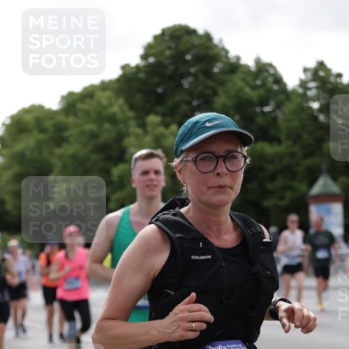 29.06.2025 - hella hamburg halbmarathon Jannik Wohlers http://msf.ph/oto/8141102 29.06.2025 10:43:31 Lombardsbrücke 1026, 1095, 1306, 1459, 2073, 2733, 3288, 3597, 4627, 4636, 5001, 5192, 5201, 5293, 5890, 5902, 5905, 6036, 6334, 6895, 7326, 7489, 8058, 8870, 9073, 9704, 9879, 10097, 10220, 10285, 10553, 10799, 12518, 12520, 12792, 13371, 13705, 13777, 13973, 14474, 14544, 15285, 15294, 15448, 15719, 16298, 16308, 16862, 17293, 17501, 18080, 18318 meine-sportfotos.de