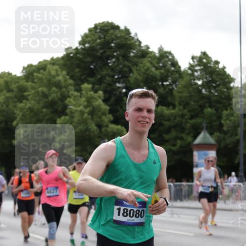 29.06.2025 - hella hamburg halbmarathon Jannik Wohlers http://msf.ph/oto/8141111 29.06.2025 10:43:31 Lombardsbrücke 1026, 1095, 1306, 1459, 2073, 2733, 3288, 3597, 4627, 4636, 5001, 5192, 5201, 5293, 5890, 5902, 5905, 6036, 6334, 6895, 7326, 7489, 8058, 8870, 9073, 9704, 9879, 10097, 10220, 10285, 10553, 10799, 12518, 12520, 12792, 13371, 13705, 13777, 13973, 14474, 14544, 15285, 15294, 15448, 15719, 16298, 16308, 16862, 17293, 17501, 18080, 18318 meine-sportfotos.de