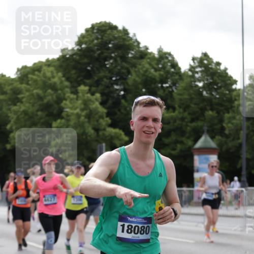 29.06.2025 - hella hamburg halbmarathon Jannik Wohlers http://msf.ph/oto/8141116 29.06.2025 10:43:31 Lombardsbrücke 1026, 1095, 1306, 1459, 2073, 2733, 3288, 3597, 4627, 4636, 5001, 5192, 5201, 5293, 5890, 5902, 5905, 6036, 6334, 6895, 7326, 7489, 8058, 8870, 9073, 9704, 9879, 10097, 10220, 10285, 10553, 10799, 12518, 12520, 12792, 13371, 13705, 13777, 13973, 14474, 14544, 15285, 15294, 15448, 15719, 16298, 16308, 16862, 17293, 17501, 18080, 18318 meine-sportfotos.de