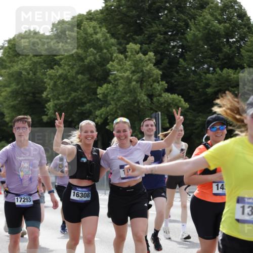 29.06.2025 - hella hamburg halbmarathon Jannik Wohlers http://msf.ph/oto/8141199 29.06.2025 10:43:34 Lombardsbrücke 1026, 1095, 1306, 1459, 1802, 1804, 2073, 2186, 2692, 2733, 3288, 3596, 3597, 4627, 4636, 4898, 5001, 5127, 5293, 5890, 5902, 5905, 6036, 6334, 6895, 7326, 7489, 8058, 8591, 8870, 8957, 9073, 9704, 9879, 10285, 10553, 12520, 12792, 13371, 13777, 13809, 13973, 14474, 14544, 15285, 15294, 15448, 15675, 15719, 16298, 16308, 16862, 17293, 18080, 18318 meine-sportfotos.de