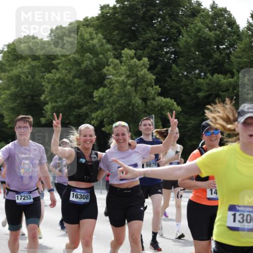 29.06.2025 - hella hamburg halbmarathon Jannik Wohlers http://msf.ph/oto/8141202 29.06.2025 10:43:34 Lombardsbrücke 1026, 1095, 1306, 1459, 1802, 1804, 2073, 2186, 2692, 2733, 3288, 3596, 3597, 4627, 4636, 4898, 5001, 5127, 5293, 5890, 5902, 5905, 6036, 6334, 6895, 7326, 7489, 8058, 8591, 8870, 8957, 9073, 9704, 9879, 10285, 10553, 12520, 12792, 13371, 13777, 13809, 13973, 14474, 14544, 15285, 15294, 15448, 15675, 15719, 16298, 16308, 16862, 17293, 18080, 18318 meine-sportfotos.de