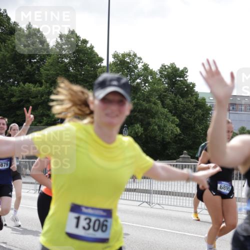 29.06.2025 - hella hamburg halbmarathon Jannik Wohlers http://msf.ph/oto/8141235 29.06.2025 10:43:35 Lombardsbrücke 1026, 1095, 1306, 1459, 1802, 1804, 2073, 2186, 2692, 3288, 3596, 3597, 4627, 4636, 4898, 5001, 5127, 5293, 5890, 5902, 5905, 6036, 6334, 6895, 7326, 7610, 8058, 8591, 8870, 8957, 9073, 9704, 9879, 10285, 10553, 12520, 12792, 13371, 13777, 13809, 13973, 14474, 14544, 14842, 15285, 15294, 15675, 15719, 16298, 16308, 16862, 17293, 18080 meine-sportfotos.de