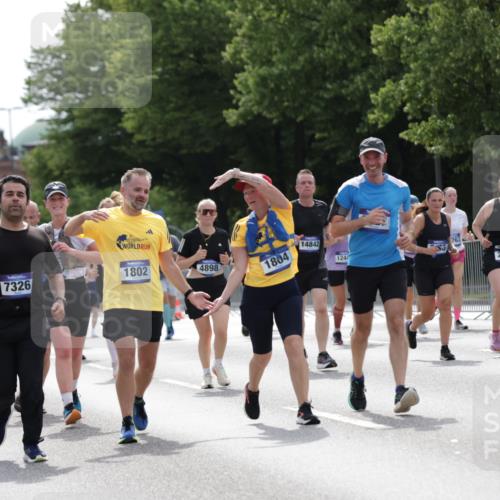 29.06.2025 - hella hamburg halbmarathon Jannik Wohlers http://msf.ph/oto/8141301 29.06.2025 10:43:40 Lombardsbrücke 1026, 1095, 1306, 1459, 1802, 1804, 2073, 2186, 2692, 3065, 3288, 3596, 4627, 4636, 4898, 5001, 5127, 5730, 5731, 5902, 5905, 6895, 7326, 7610, 7818, 8591, 8763, 8870, 8957, 9073, 9879, 11955, 12445, 12520, 12792, 13629, 13809, 13973, 14031, 14474, 14544, 14842, 14874, 15285, 15675, 15719, 16244, 16308, 16862, 17293, 17582 meine-sportfotos.de