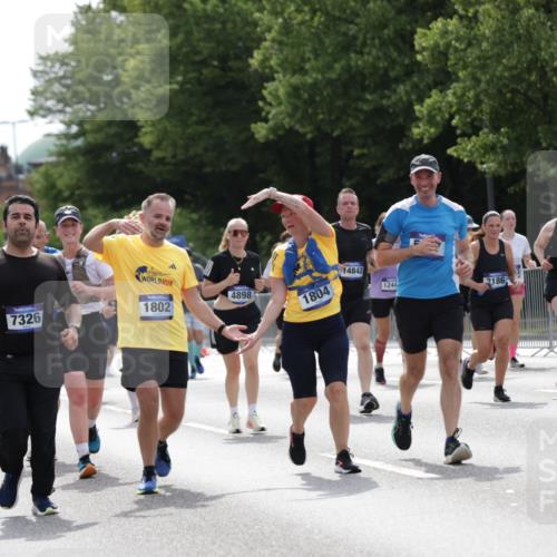 29.06.2025 - hella hamburg halbmarathon Jannik Wohlers http://msf.ph/oto/8141306 29.06.2025 10:43:40 Lombardsbrücke 1026, 1095, 1306, 1459, 1802, 1804, 2073, 2186, 2692, 3065, 3288, 3596, 4627, 4636, 4898, 5001, 5127, 5730, 5731, 5902, 5905, 6895, 7326, 7610, 7818, 8591, 8763, 8870, 8957, 9073, 9879, 11955, 12445, 12520, 12792, 13629, 13809, 13973, 14031, 14474, 14544, 14842, 14874, 15285, 15675, 15719, 16244, 16308, 16862, 17293, 17582 meine-sportfotos.de