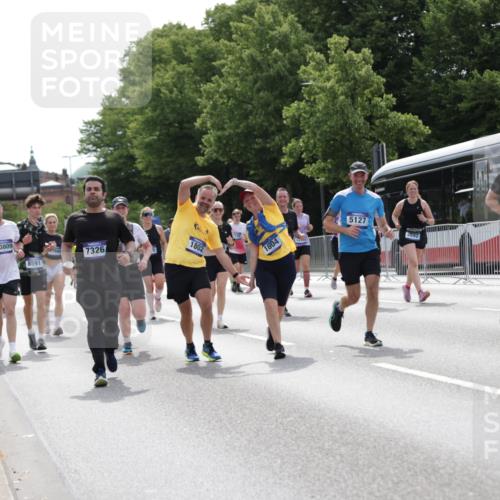 29.06.2025 - hella hamburg halbmarathon Jannik Wohlers http://msf.ph/oto/8141330 29.06.2025 10:43:41 Lombardsbrücke 1026, 1095, 1306, 1459, 1802, 1804, 2073, 2186, 2692, 3065, 3596, 4627, 4636, 4898, 5001, 5127, 5730, 5731, 5902, 5905, 6895, 7326, 7610, 7818, 8591, 8763, 8870, 8957, 9073, 9879, 11955, 12445, 12520, 13629, 13809, 13973, 13987, 14031, 14474, 14544, 14842, 14874, 15675, 15719, 16244, 16308, 16862, 17293, 17582 meine-sportfotos.de
