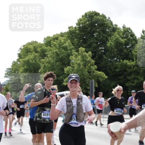 29.06.2025 - hella hamburg halbmarathon Jannik Wohlers http://msf.ph/oto/8141495 29.06.2025 10:43:44 Lombardsbrücke 1095, 1519, 1802, 1804, 2186, 2692, 3065, 3596, 4627, 4636, 4898, 5001, 5127, 5730, 5731, 5902, 5905, 7326, 7610, 7818, 7842, 8591, 8763, 8870, 8957, 9073, 9510, 9879, 10223, 11955, 12256, 12445, 13629, 13809, 13832, 13973, 13987, 14031, 14474, 14544, 14842, 14874, 15675, 16244, 16308, 16862, 17582, 17844 meine-sportfotos.de