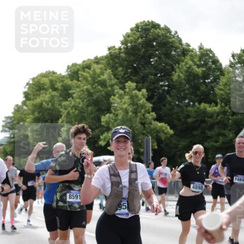 29.06.2025 - hella hamburg halbmarathon Jannik Wohlers http://msf.ph/oto/8141499 29.06.2025 10:43:44 Lombardsbrücke 1095, 1519, 1802, 1804, 2186, 2692, 3065, 3596, 4627, 4636, 4898, 5001, 5127, 5730, 5731, 5902, 5905, 7326, 7610, 7818, 7842, 8591, 8763, 8870, 8957, 9073, 9510, 9879, 10223, 11955, 12256, 12445, 13629, 13809, 13832, 13973, 13987, 14031, 14474, 14544, 14842, 14874, 15675, 16244, 16308, 16862, 17582, 17844 meine-sportfotos.de