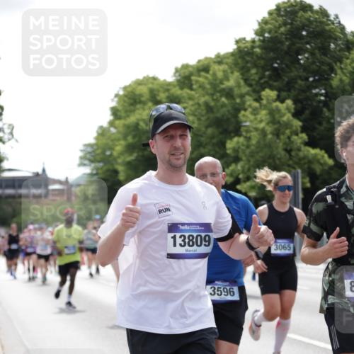 29.06.2025 - hella hamburg halbmarathon Jannik Wohlers http://msf.ph/oto/8141548 29.06.2025 10:43:45 Lombardsbrücke 1519, 1802, 1804, 2186, 2692, 3065, 3596, 4636, 4898, 5001, 5127, 5730, 5731, 5902, 5905, 7326, 7610, 7818, 7842, 8591, 8763, 8870, 8957, 9073, 9510, 9879, 10223, 11955, 12256, 12445, 12803, 12995, 13629, 13809, 13832, 13973, 13987, 14031, 14474, 14544, 14842, 14874, 15675, 16244, 16308, 17582, 17844 meine-sportfotos.de
