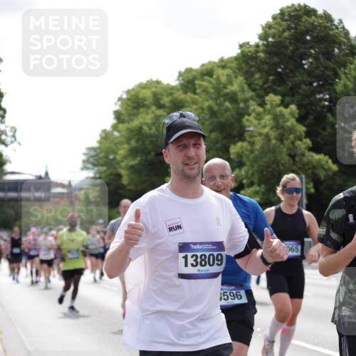 29.06.2025 - hella hamburg halbmarathon Jannik Wohlers http://msf.ph/oto/8141553 29.06.2025 10:43:46 Lombardsbrücke 1519, 1802, 1804, 2186, 2692, 3065, 3596, 4636, 4898, 5001, 5127, 5730, 5731, 5902, 5905, 7326, 7610, 7818, 7842, 8272, 8591, 8763, 8957, 9073, 9510, 9879, 10223, 11955, 12256, 12445, 12803, 12995, 13629, 13809, 13832, 13973, 13987, 14031, 14474, 14842, 14874, 15675, 16244, 17582, 17844 meine-sportfotos.de