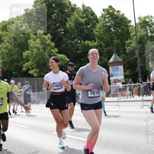 29.06.2025 - hella hamburg halbmarathon Jannik Wohlers http://msf.ph/oto/8141674 29.06.2025 10:43:49 Lombardsbrücke 1345, 1519, 1802, 1804, 2186, 2343, 2610, 2692, 3065, 3596, 4496, 4636, 4898, 5127, 5647, 5730, 5731, 5902, 5905, 7326, 7610, 7818, 7842, 8272, 8591, 8763, 8957, 9510, 10223, 11955, 12256, 12322, 12445, 12803, 12995, 13629, 13809, 13832, 13906, 13973, 13987, 14031, 14123, 14654, 14842, 14874, 15646, 15675, 16244, 16805, 17314, 17582, 17844 meine-sportfotos.de
