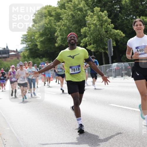 29.06.2025 - hella hamburg halbmarathon Jannik Wohlers http://msf.ph/oto/8141679 29.06.2025 10:43:50 Lombardsbrücke 1345, 1519, 1802, 1804, 2186, 2343, 2610, 2692, 3065, 3596, 4496, 4898, 5127, 5647, 5730, 5731, 7326, 7610, 7818, 7842, 8272, 8591, 8763, 8957, 9510, 10223, 11825, 11955, 12256, 12322, 12445, 12803, 12995, 13629, 13809, 13832, 13906, 13973, 13987, 14031, 14123, 14654, 14842, 14874, 15646, 15675, 16244, 16805, 17273, 17314, 17582, 17844, 17968 meine-sportfotos.de