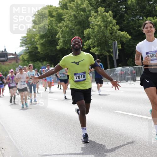 29.06.2025 - hella hamburg halbmarathon Jannik Wohlers http://msf.ph/oto/8141686 29.06.2025 10:43:50 Lombardsbrücke 1345, 1519, 1802, 1804, 2186, 2343, 2610, 2692, 3065, 3596, 4496, 4898, 5127, 5647, 5730, 5731, 7326, 7610, 7818, 7842, 8272, 8591, 8763, 8957, 9510, 10223, 11825, 11955, 12256, 12322, 12445, 12803, 12995, 13629, 13809, 13832, 13906, 13973, 13987, 14031, 14123, 14654, 14842, 14874, 15646, 15675, 16244, 16805, 17273, 17314, 17582, 17844, 17968 meine-sportfotos.de