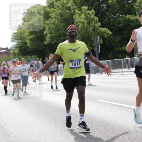 29.06.2025 - hella hamburg halbmarathon Jannik Wohlers http://msf.ph/oto/8141712 29.06.2025 10:43:50 Lombardsbrücke 1345, 1519, 1802, 1804, 2186, 2343, 2610, 2692, 3065, 3596, 4496, 4898, 5127, 5647, 5730, 5731, 7326, 7610, 7818, 7842, 8272, 8591, 8763, 8957, 9510, 10223, 11825, 11955, 12256, 12322, 12445, 12803, 12995, 13629, 13809, 13832, 13906, 13973, 13987, 14031, 14123, 14654, 14842, 14874, 15646, 15675, 16244, 16805, 17273, 17314, 17582, 17844, 17968 meine-sportfotos.de